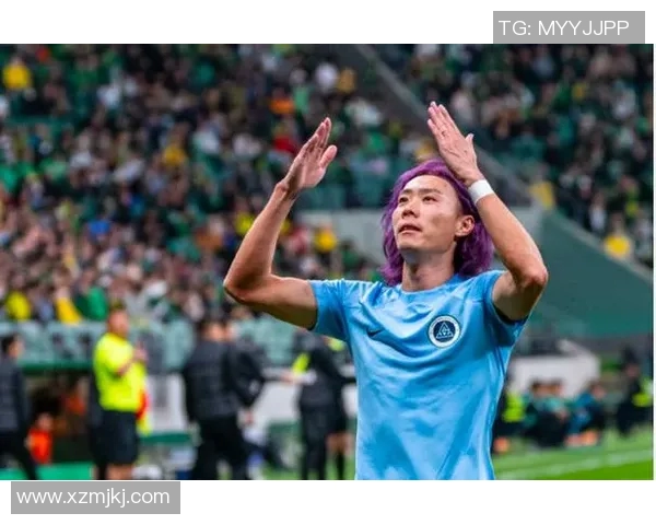 勇敢面对伤痛的足球明星用坚持与努力书写传奇人生